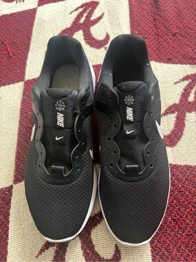 Nike Men’s Black and White Athletic Sneakers